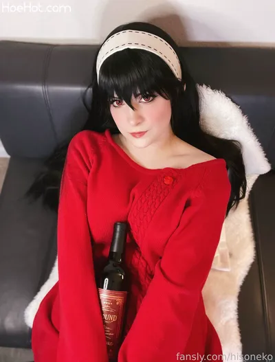 Hiso Neko - Drunk Yor nude cosplay leaked 332018