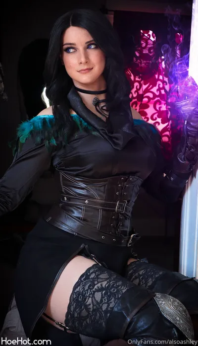 Ashley Barron - Yennefer nude cosplay leaked 220505