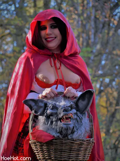 Red Riding Hood, Wolf Hunter nude cosplay leaked 387465