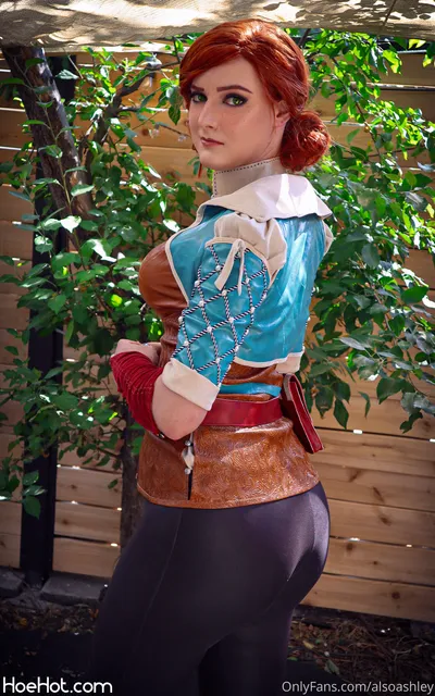 Ashley Barron - Triss Merigold nude cosplay leaked 232988