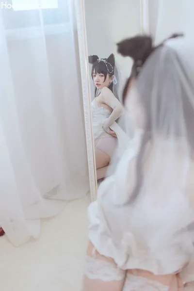 阿半今天很开心  爱宕婚纱[36P-143MB] nude cosplay leaked 570301