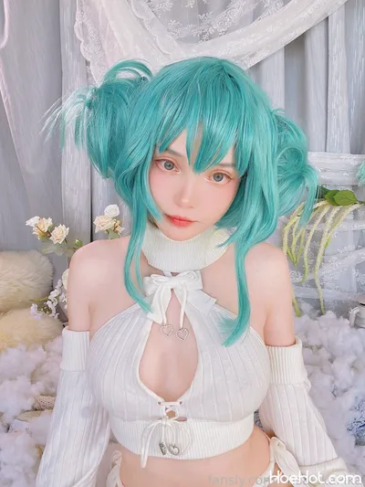 Rocksy Light - Miku nude cosplay leaked 60118