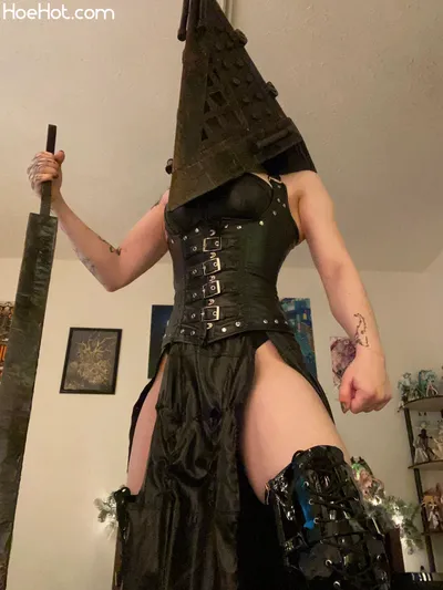 Amber the Valkyrie - Pyramid Head nude cosplay leaked 132806