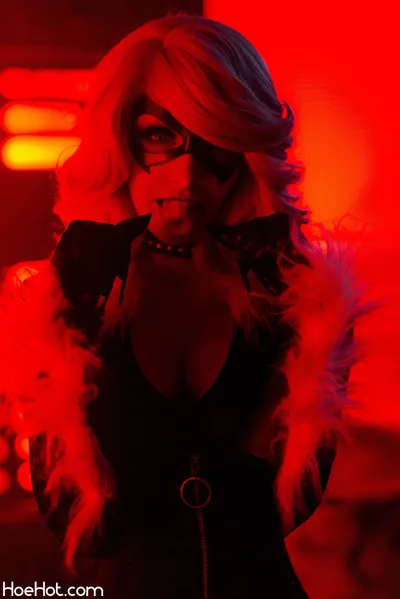 Vixence - Black Cat in Red's profile image