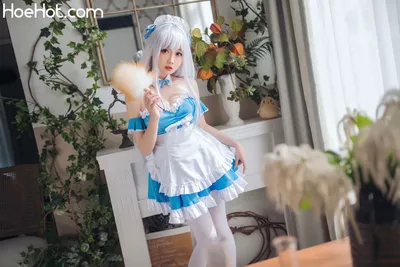 焖焖碳 - 小天鹅女仆 nude cosplay leaked 520997