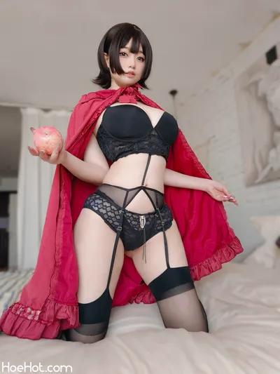 女主k - Little red riding hood nude cosplay leaked 250437