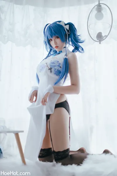 轩萧学姐 -圣路易斯旗袍 nude cosplay leaked 360225