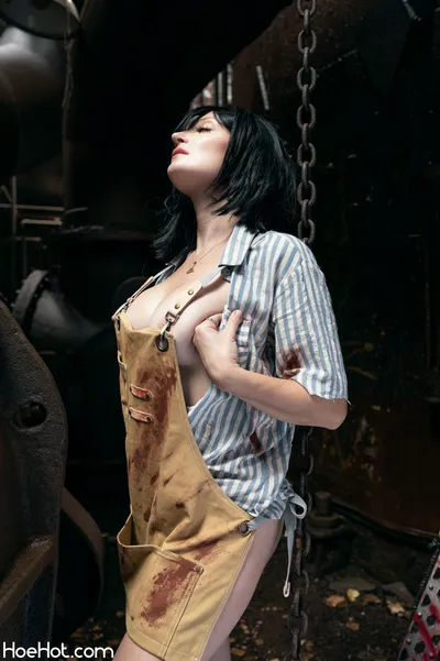 Holly Wolf - Leatherface nude cosplay leaked 213259