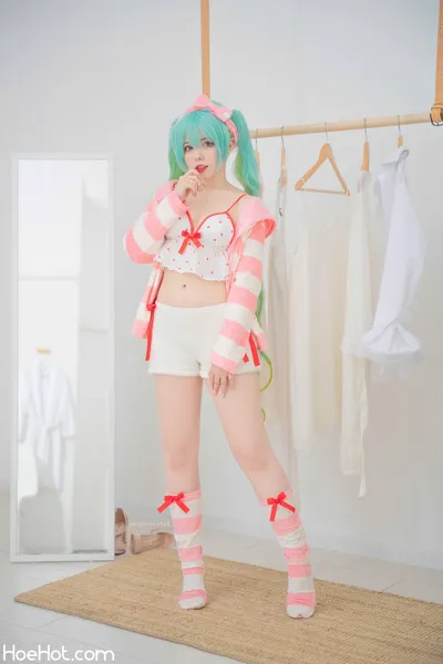 Saya Scarlet - Miku nude cosplay leaked 575284