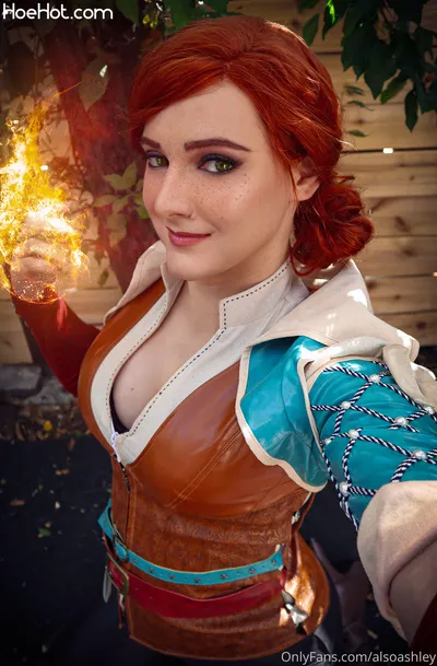 Ashley Barron - Triss Merigold nude cosplay leaked 232980