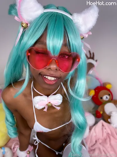 AlyciaElvie hatsune miku nude cosplay leaked 154670