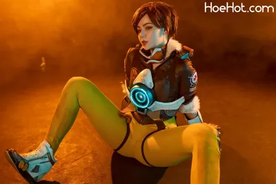 Alina Becker - Tracer nude cosplay leaked 608663