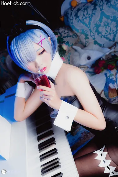 面饼仙儿 - 雷姆兔女郎 nude cosplay leaked 72210