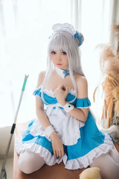 焖焖碳 - 小天鹅女仆 nude cosplay leaked 521021