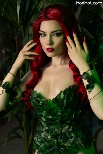 Sladkoslava - Poison Ivy Classic nude cosplay leaked 456343