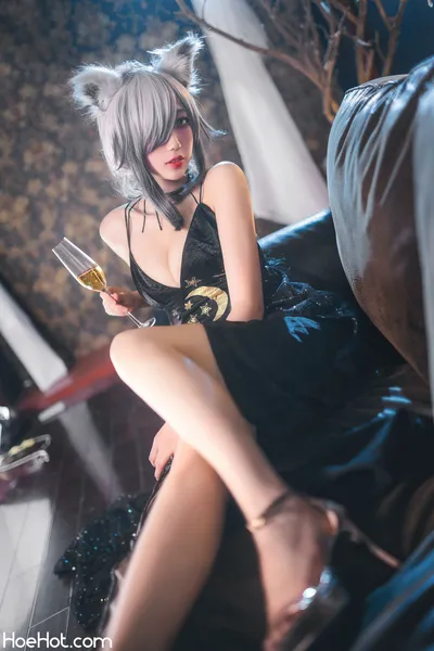 周叽是可爱兔兔 Vol.007 一周年礼服 nude cosplay leaked 627435