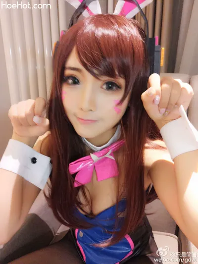 只是简言 - D.Va 泳装 nude cosplay leaked 485657