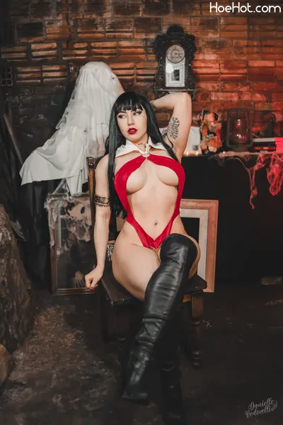 Danielle Vedovelli - Vampirella (Full) nude cosplay leaked 113927