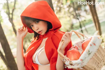 奈汐酱Nice 自撮り - Red Riding Hood nude cosplay leaked 234762