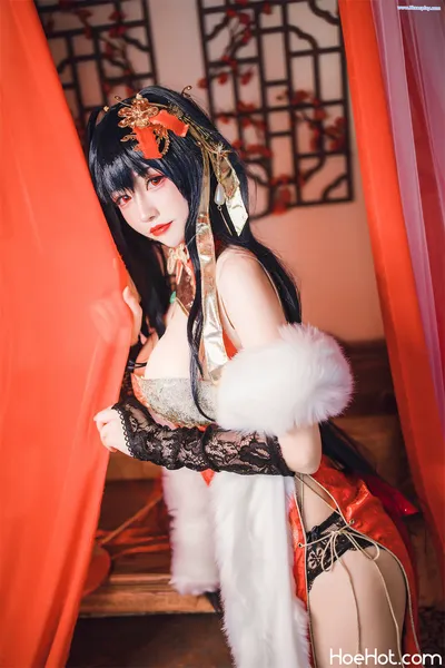 [coser衣衣] 碧蓝航线 大凤旗袍 Azur Lane Taihō Qi Pao nude cosplay leaked 329934