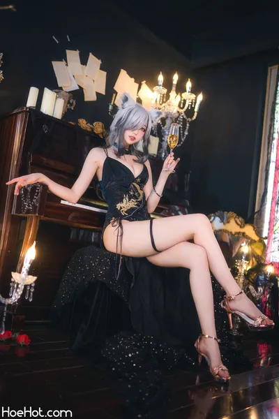 周叽是可爱兔兔 Vol.007 一周年礼服 nude cosplay leaked 627438