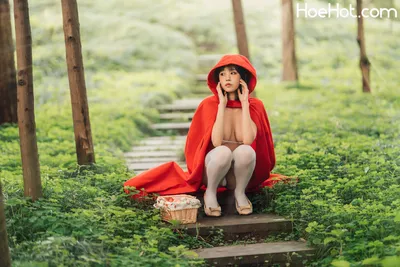 奈汐酱Nice 自撮り - Red Riding Hood nude cosplay leaked 234756