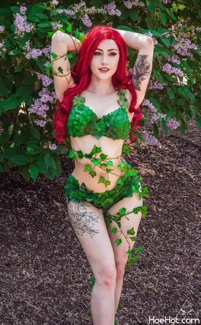 Luxlo - Poison Ivy nude cosplay leaked 611781