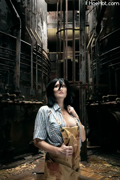 Holly Wolf - Leatherface nude cosplay leaked 213255