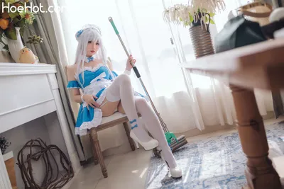 焖焖碳 - 小天鹅女仆 nude cosplay leaked 521011