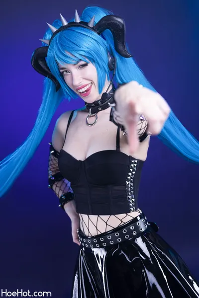 Morgan Le Foy - Punk Miku nude cosplay leaked 67810