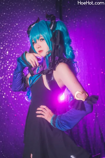 Hatori Sama - Devil Miku nude cosplay leaked 303477