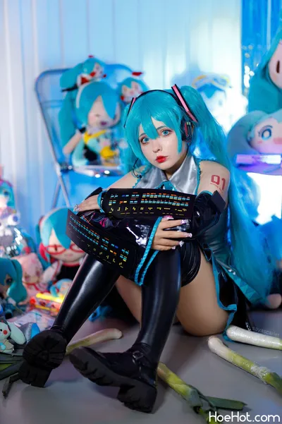 Saya Scarlet - Miku nude cosplay leaked 375537