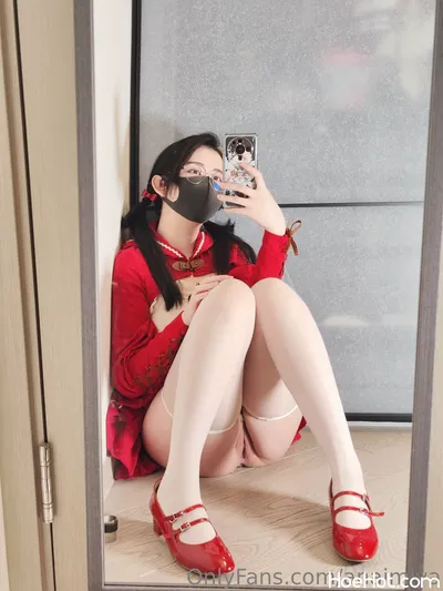 Naimi奶咪 - Red Riding Hood nude cosplay leaked 37608