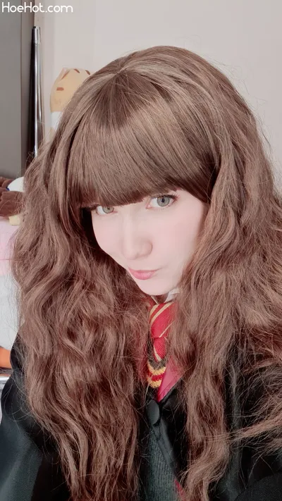 KittyKlaw - Hermione's profile image