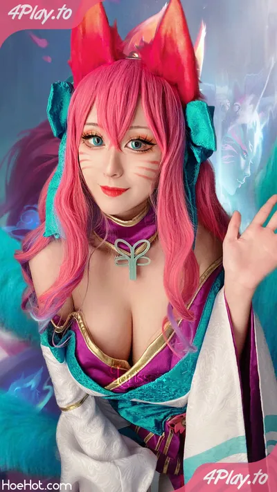 Larissa Rochefort - Ahri nude cosplay leaked 285200