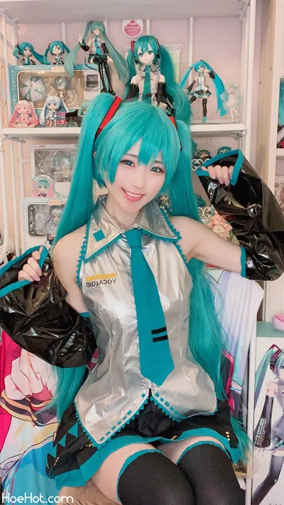 Kururun Kurasaka - Hatsune Miku nude cosplay leaked 53085