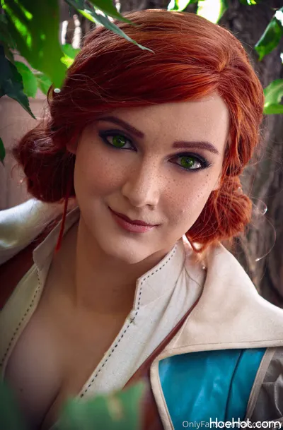 Ashley Barron - Triss Merigold nude cosplay leaked 232990