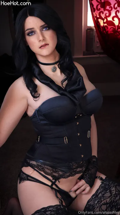 Ashley Barron - Yennefer nude cosplay leaked 220508