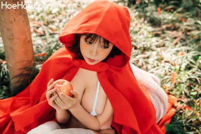 奈汐酱Nice 自撮り - Red Riding Hood nude cosplay leaked 234768