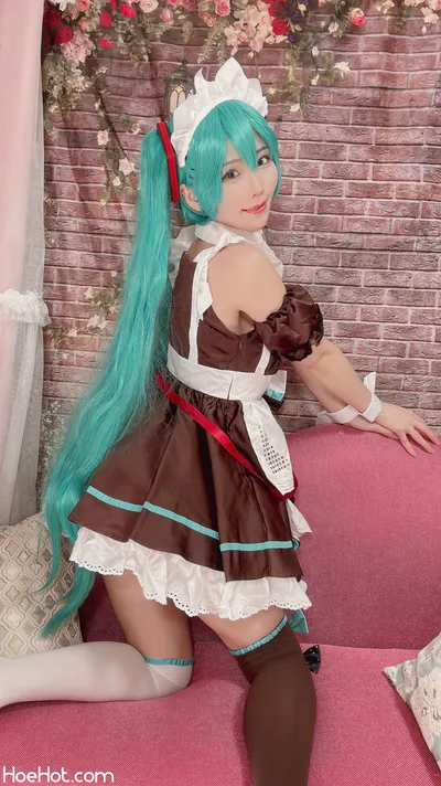 Kururun Kurasaka - Maid Miku nude cosplay leaked 47436