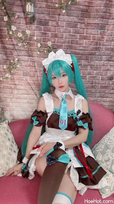 Kururun Kurasaka - Maid Miku nude cosplay leaked 47448