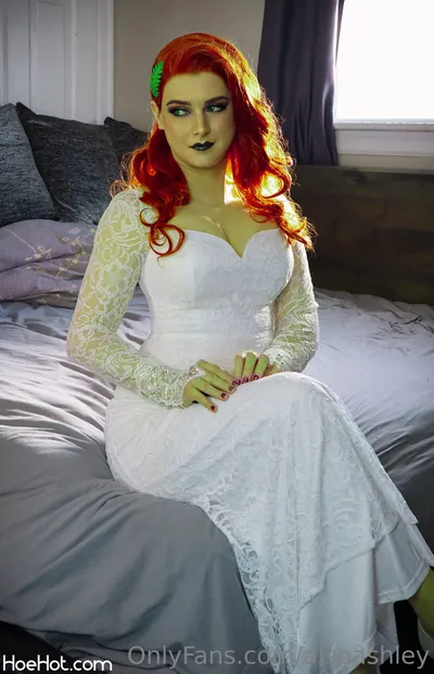 Ashley Barron - Poison Ivy bride nude cosplay leaked 224613