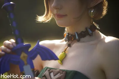 Ella Freya - Princess Zelda nude cosplay leaked 140928