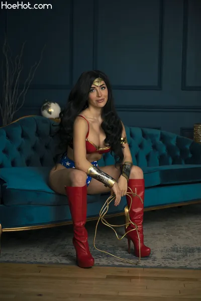 Lisa Mancini - Wonder Woman nude cosplay leaked 172402