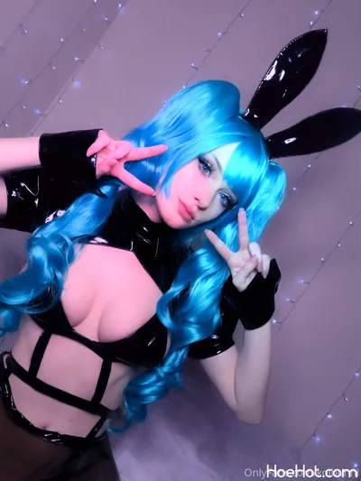 Bunni Lynn - Cyber Miku nude cosplay leaked 315863