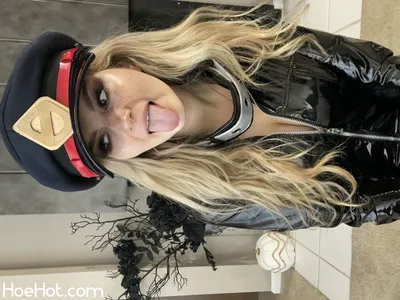 Busy B - Camie nude cosplay leaked 292002