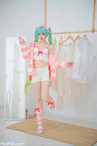 Saya Scarlet - Miku nude cosplay leaked 575285