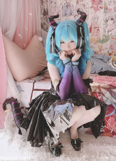 [習呆呆] Little Devil Miku nude cosplay leaked 531086